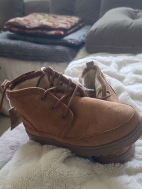 Cliffs by WHITE MOUNTAIN Tan Suede Lace-Up Chukka Boots